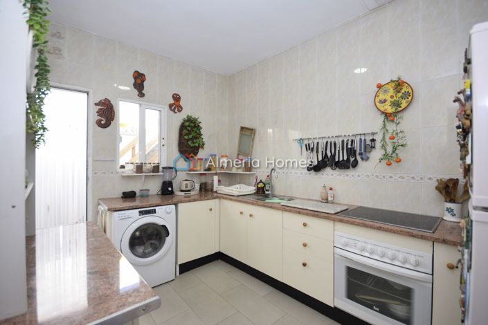 Image No.20-3 Bed Townhouse for sale