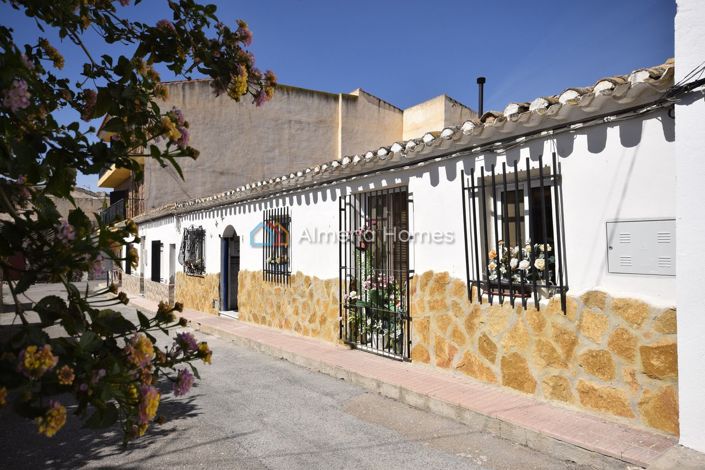 Image No.3-3 Bed Townhouse for sale