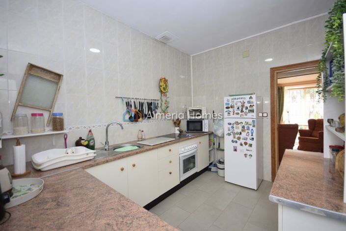 Image No.21-3 Bed Townhouse for sale