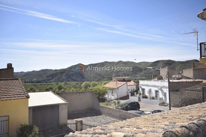 Image No.26-3 Bed Townhouse for sale