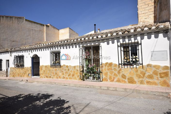 Image No.4-3 Bed Townhouse for sale