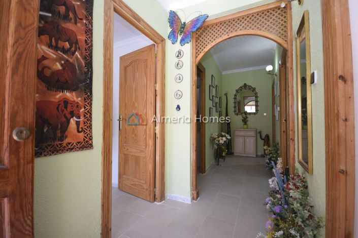 Image No.6-3 Bed Townhouse for sale