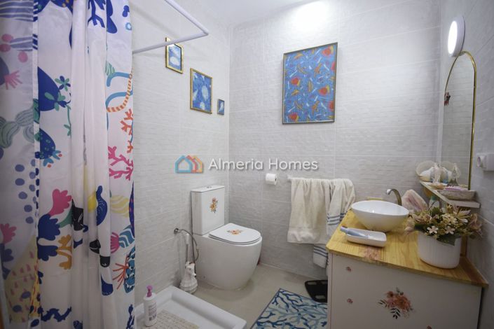 Image No.8-3 Bed Townhouse for sale