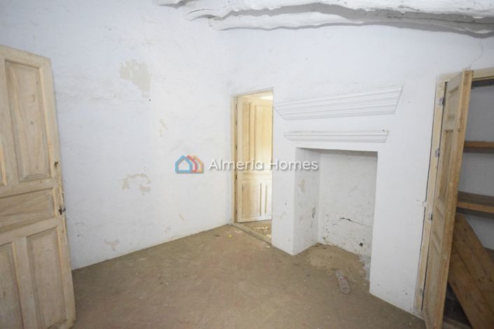 Image No.17-4 Bed Country House for sale