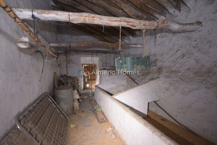 Image No.18-4 Bed Country House for sale