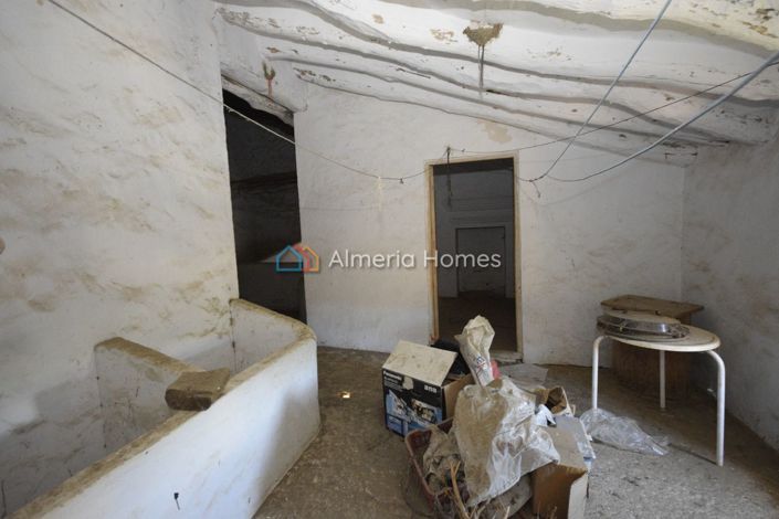 Image No.21-4 Bed Country House for sale