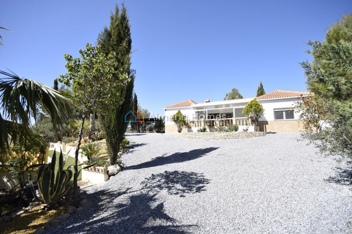 Image No.17-3 Bed Villa for sale