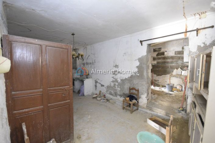 Image No.12-4 Bed Townhouse for sale