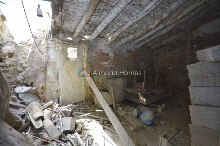 Image No.16-4 Bed Townhouse for sale