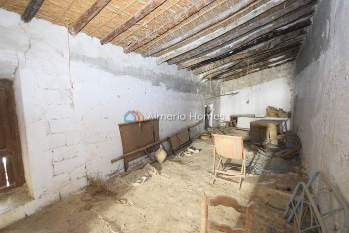 Image No.18-4 Bed Townhouse for sale