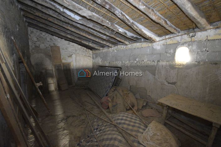 Image No.20-4 Bed Townhouse for sale