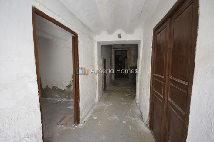 Image No.5-4 Bed Townhouse for sale