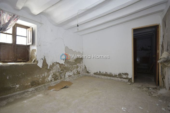 Image No.6-4 Bed Townhouse for sale