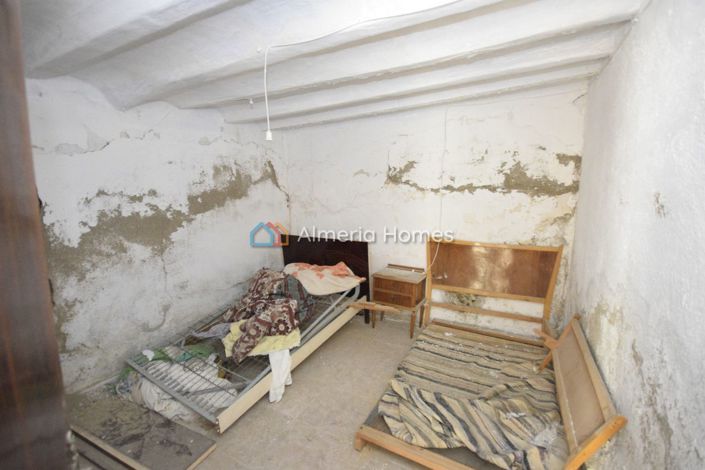 Image No.7-4 Bed Townhouse for sale