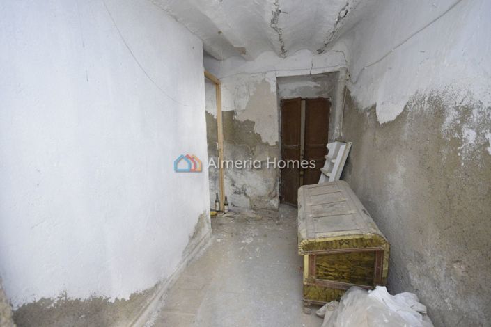 Image No.9-4 Bed Townhouse for sale