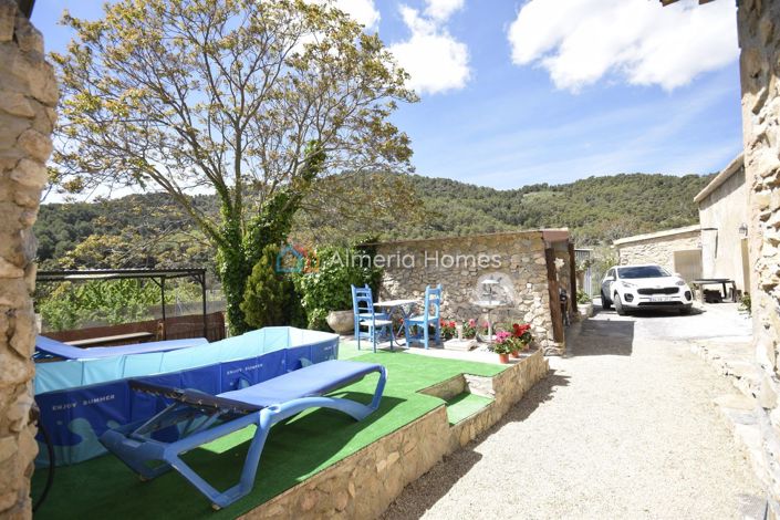 Image No.15-3 Bed Country House for sale