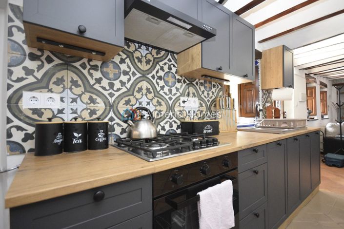 Image No.18-3 Bed Country House for sale