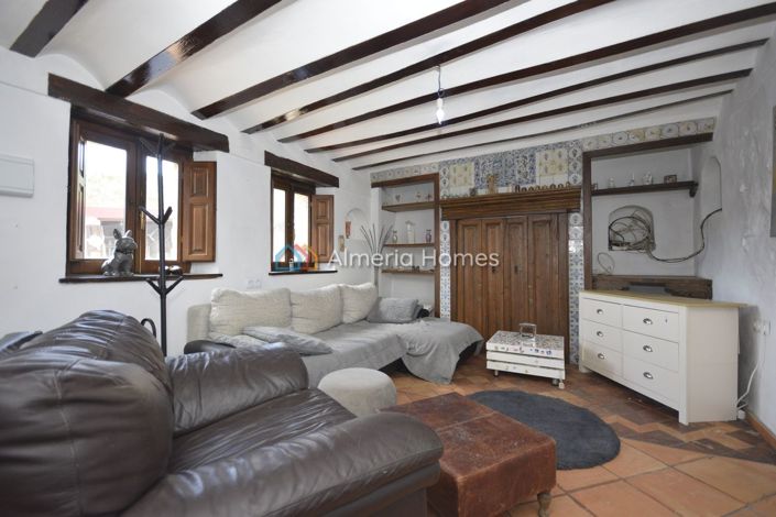 Image No.19-3 Bed Country House for sale