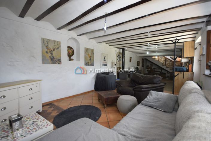 Image No.20-3 Bed Country House for sale