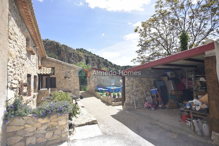 Image No.27-3 Bed Country House for sale