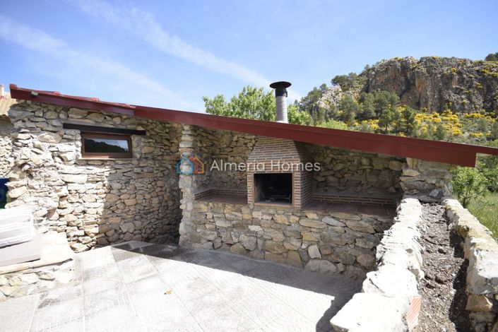 Image No.8-3 Bed Country House for sale
