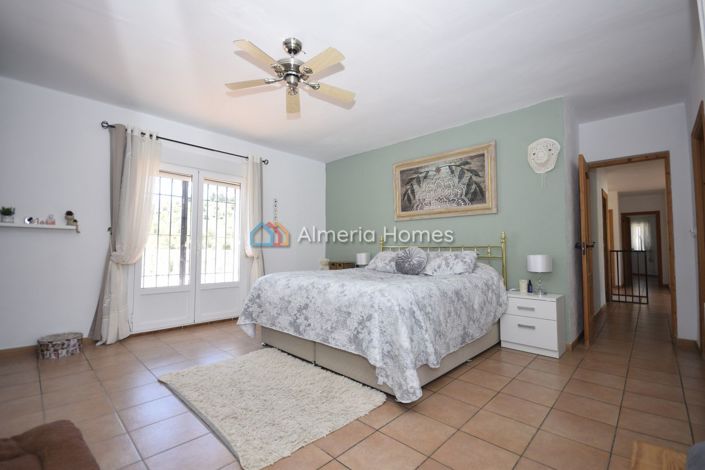 Image No.18-4 Bed Villa for sale