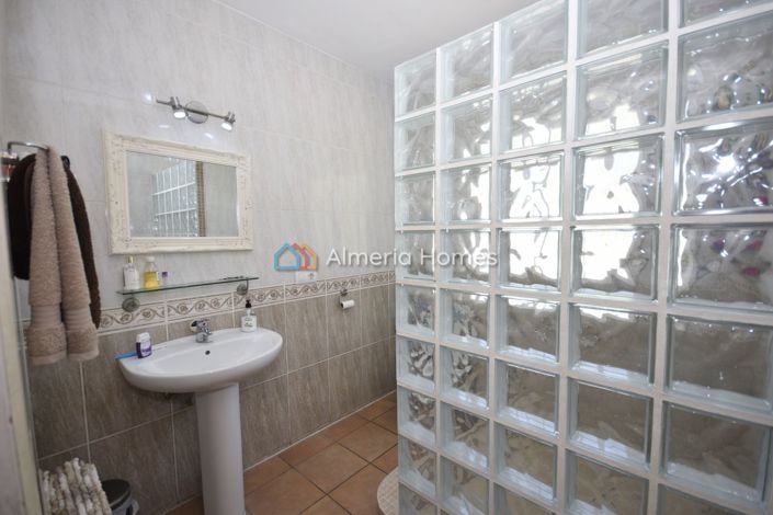 Image No.19-4 Bed Villa for sale