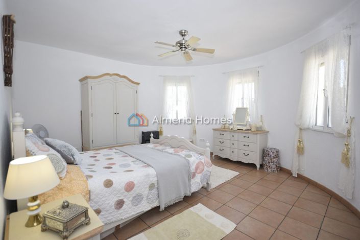 Image No.20-4 Bed Villa for sale