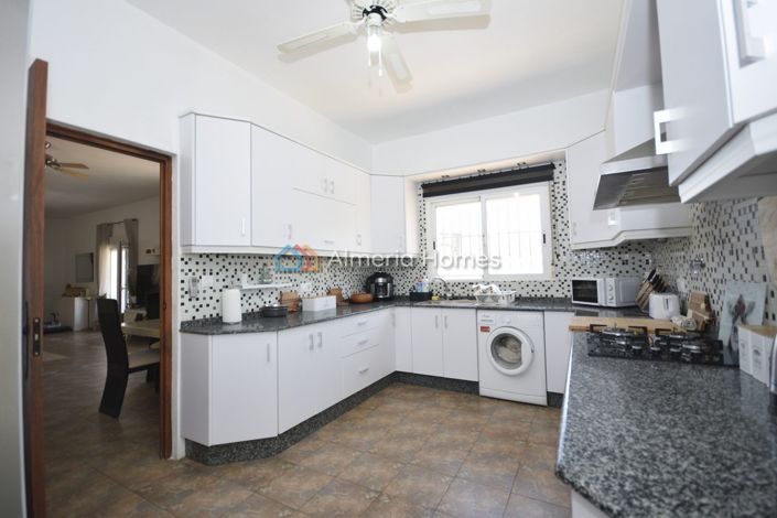 Image No.30-4 Bed Villa for sale