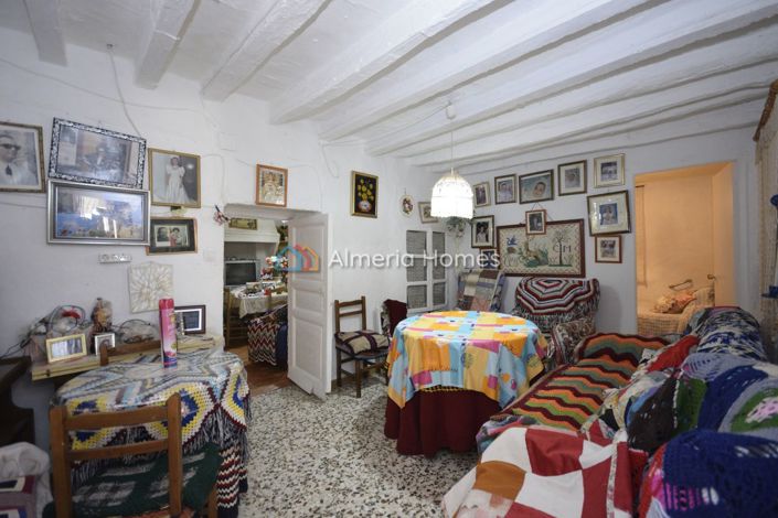 Image No.18-7 Bed Townhouse for sale