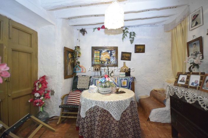 Image No.22-7 Bed Townhouse for sale