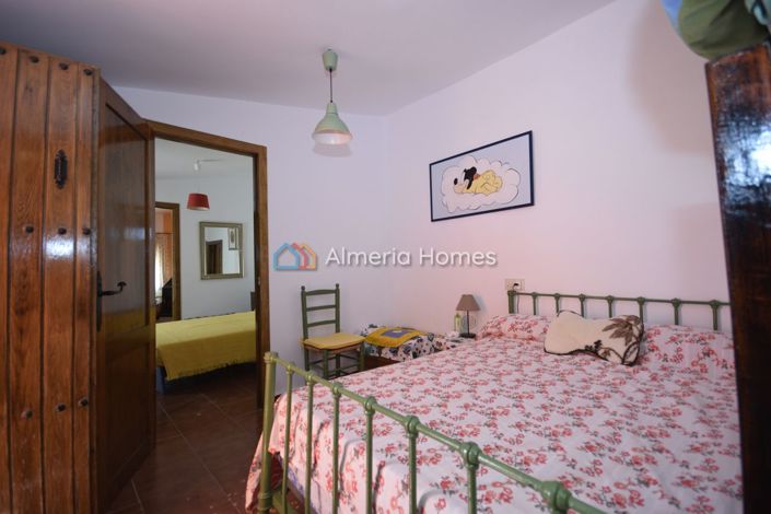 Image No.23-7 Bed Townhouse for sale