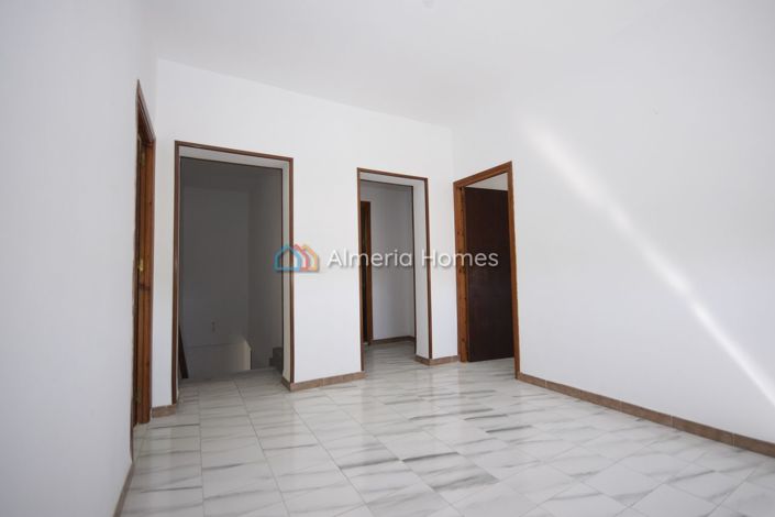 Image No.15-5 Bed Villa for sale