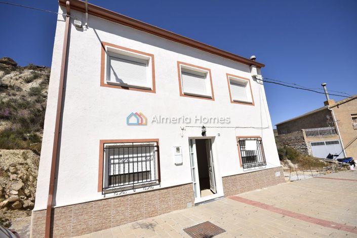 Image No.3-5 Bed Villa for sale