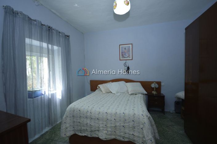 Image No.16-3 Bed Country House for sale