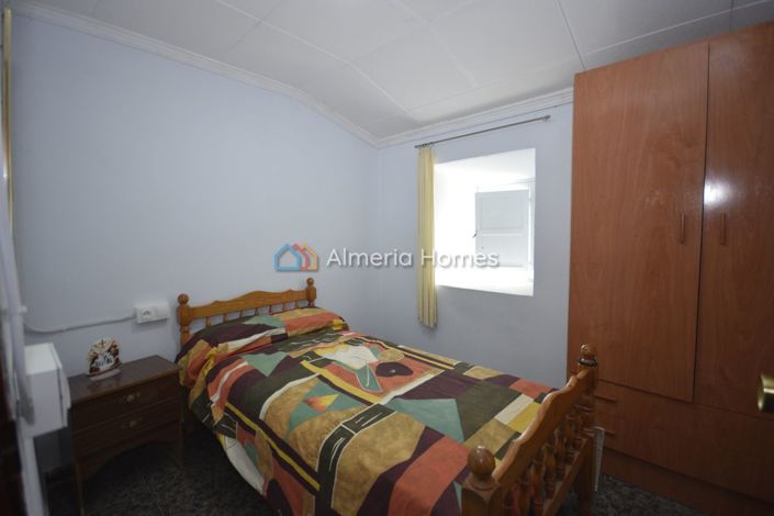 Image No.23-3 Bed Country House for sale