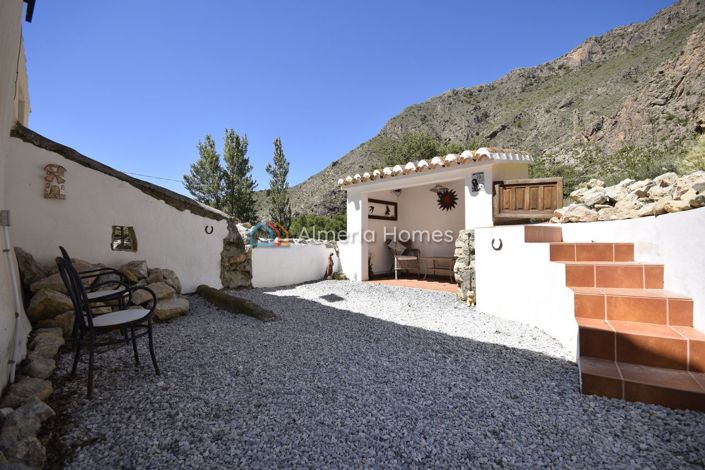 Image No.14-5 Bed Country House for sale