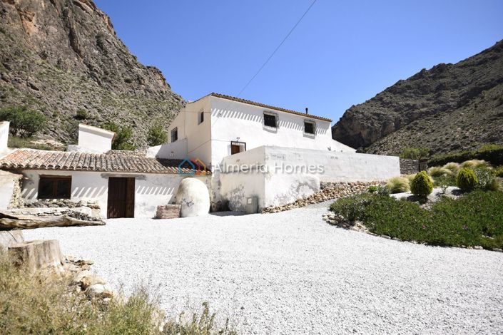 Image No.15-5 Bed Country House for sale