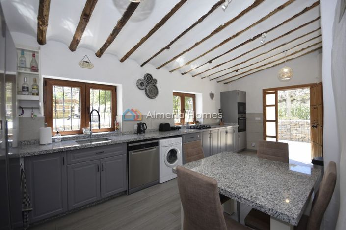 Image No.17-5 Bed Country House for sale