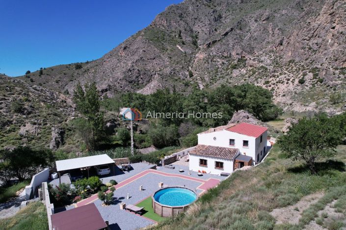 Image No.2-5 Bed Country House for sale