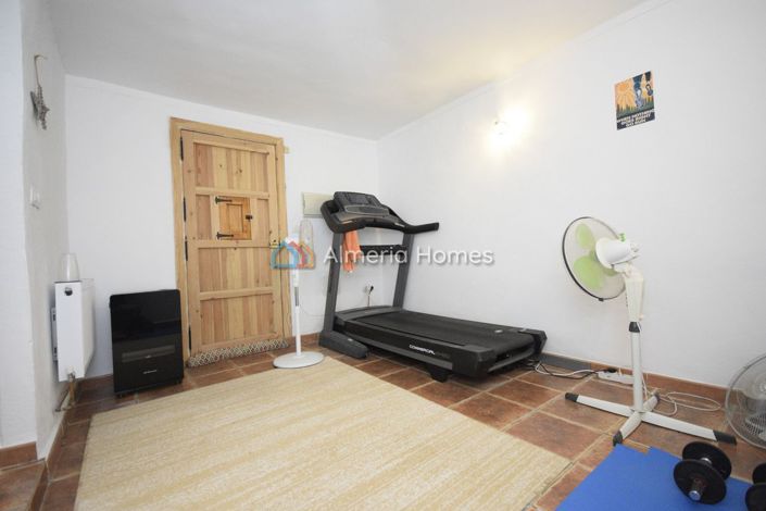 Image No.21-5 Bed Country House for sale
