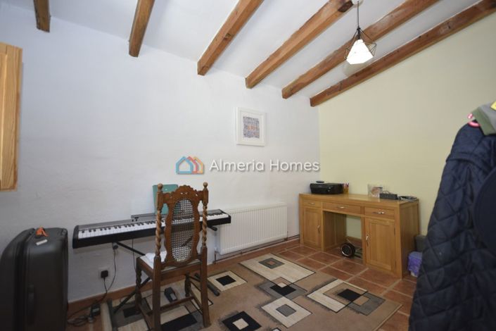 Image No.30-5 Bed Country House for sale