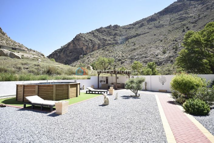 Image No.8-5 Bed Country House for sale