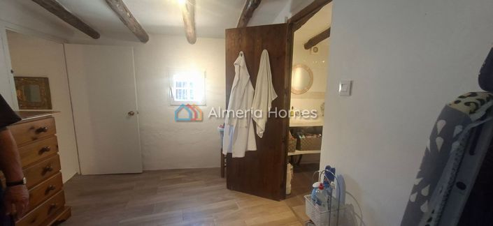 Image No.16-4 Bed Country House for sale