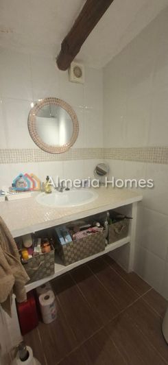 Image No.17-4 Bed Country House for sale