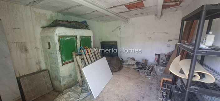 Image No.24-4 Bed Country House for sale