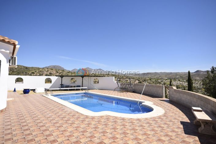 Image No.5-5 Bed Villa for sale