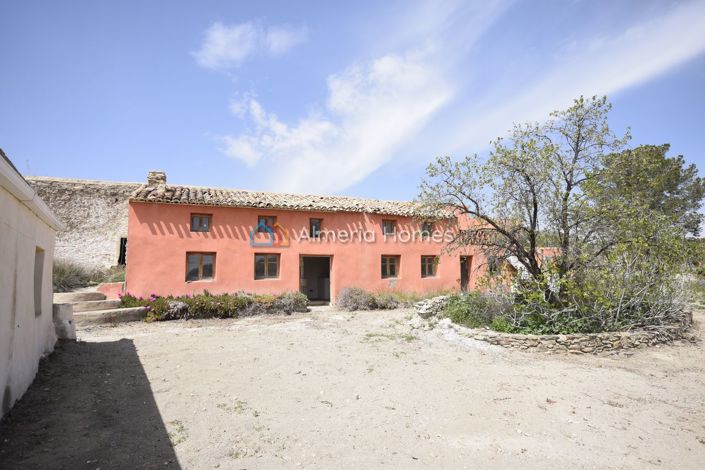 Image No.16-8 Bed Country House for sale