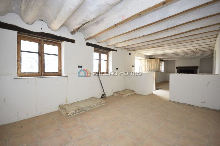 Image No.19-8 Bed Country House for sale