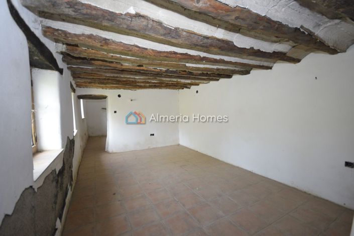 Image No.21-8 Bed Country House for sale